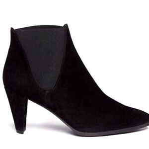 Stuart Weitzman 'Scoop' Chelsea Ankle Boot - BNIB- Size 7